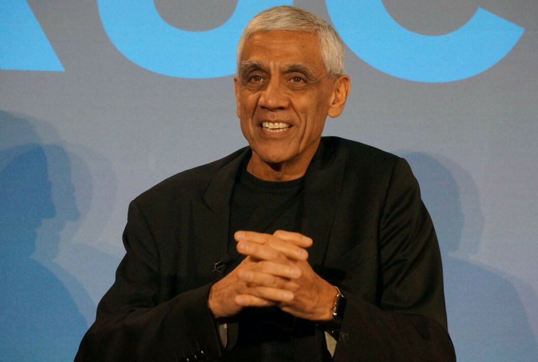 INNOVATØR: Sun-gründer Vinod Khosla mener at halvparten av de gamle it-gigantene kommer til å være borte i framtiden, på grunn av manglende innovasjon. INNOVATØR: Sun-gründer Vinod Khosla mener at halvparten av de gamle it-gigantene kommer til å være borte i framtiden, på grunn av manglende innovasjon.