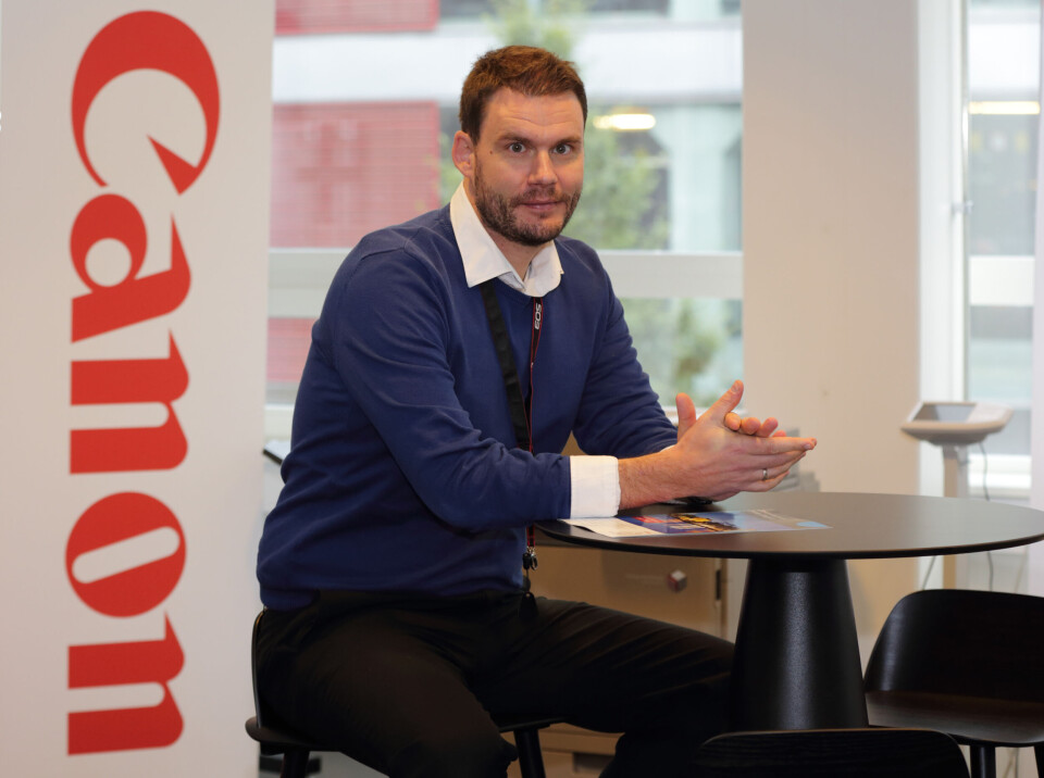 PÅ PLASS: Trond Hvedding er på plass som salgskonsulent i Canon Business Center i Bergen. (Foto: Canon, Creative Commons) PÅ PLASS: Trond Hvedding er på plass som salgskonsulent i Canon Business Center i Bergen. (Foto: Canon, Creative Commons)