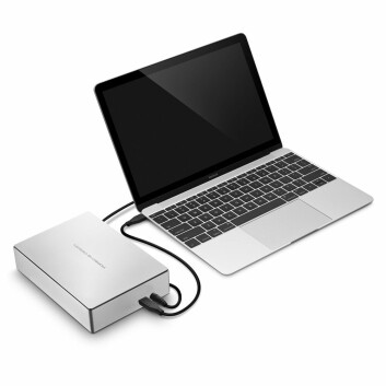 Macbook med Lacies nye USB-C-disk.