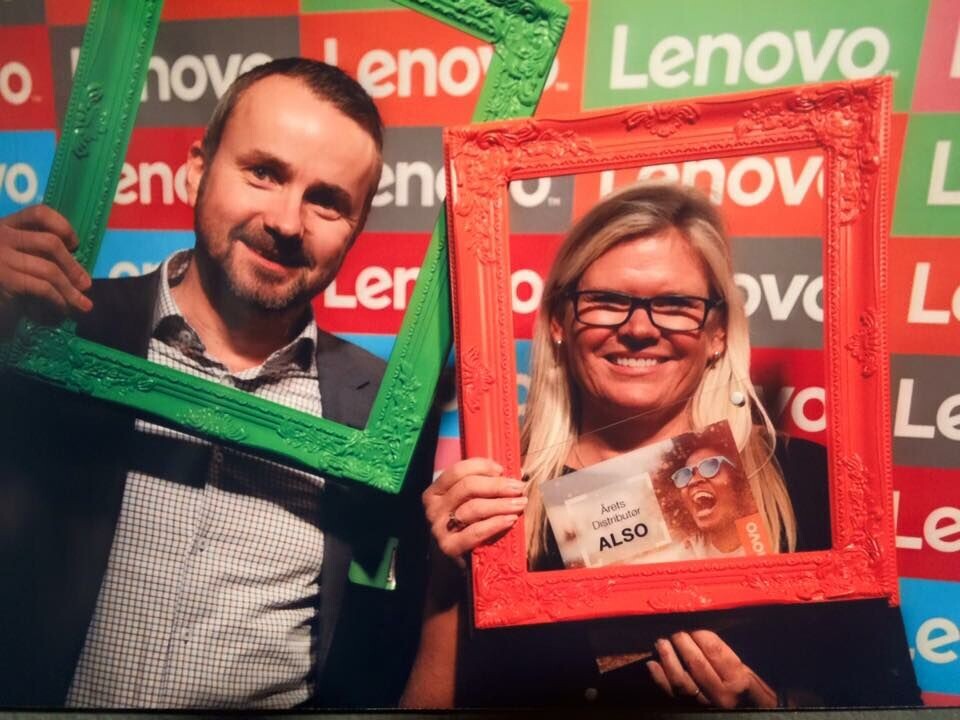 STØRST: Lenovo solgte flest enheter i første kvartal 2016. Her representanter fra fjorårets norske Lenovo-distributør, Also, som ble hedret i januar. STØRST: Lenovo solgte flest enheter i første kvartal 2016. Her representanter fra fjorårets norske Lenovo-distributør, Also, som ble hedret i januar.