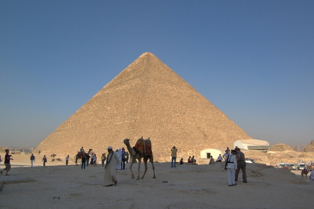 ALLE PROSJEKTERS MOR: Arkitekt og prosjektleder for Keops-pyramiden var faraoens bror, Hemienu. Han må har vært en solid prosjektleder. Keops-pyramiden ble bygget med forbløffende god tids- og kostnadskontroll, samt med en kvalitet som gjør at byggverket står der den dag i dag. (Foto: Berthold Werner / Wikimedia Commons)