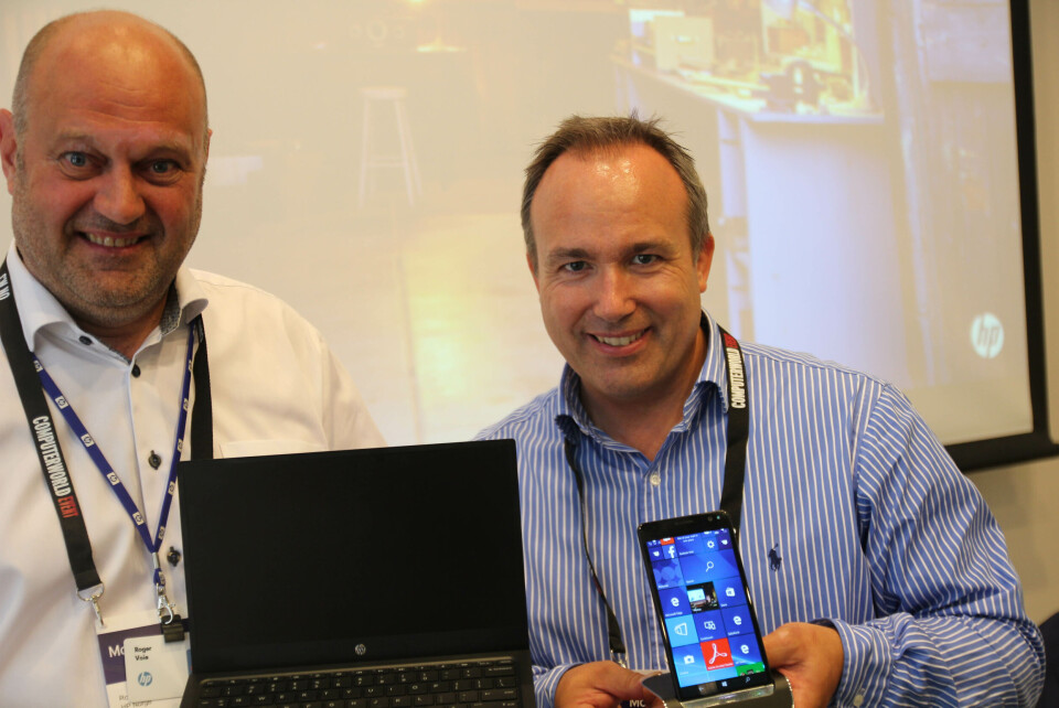ALT I ETT: Roger Voie og Verner Hølleland viser HPs nye økosystem med smarttelefonen i sentrum. (Foto: Atle Skretting) ALT I ETT: Roger Voie og Verner Hølleland viser HPs nye økosystem med smarttelefonen i sentrum. (Foto: Atle Skretting)