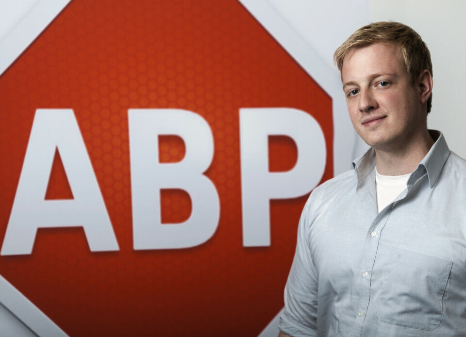 ANNONSER: Till Faida, en av grunnleggerne av selskapet bak Adblock Plus, skal nå tjene penger på å vise annonser. (pressefoto fra Eyeo GmbH) ANNONSER: Till Faida, en av grunnleggerne av selskapet bak Adblock Plus, skal nå tjene penger på å vise annonser. (pressefoto fra Eyeo GmbH)
