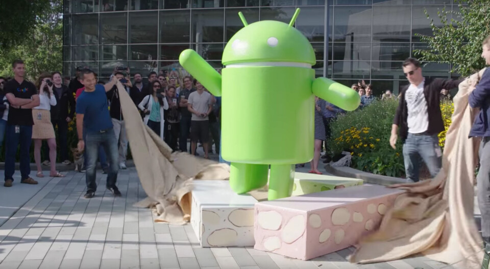 STANDARD: Ved å realisere mobilstandarden RCS, håper Google, Telenor og flere andre operatører på å vinne meldingsverdenen. Bak ruver Imessage og Whatsapp. (Foto: Skjermbilde fra Google-video) STANDARD: Ved å realisere mobilstandarden RCS, håper Google, Telenor og flere andre operatører på å vinne meldingsverdenen. Bak ruver Imessage og Whatsapp. (Foto: Skjermbilde fra Google-video)