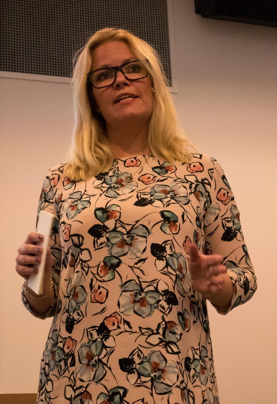HELTER: Nina Wilhelmsen sier at IBM vil hjelpe lærerne å bli heltene i skolen. (Foto: Toralv Østvang) HELTER: Nina Wilhelmsen sier at IBM vil hjelpe lærerne å bli heltene i skolen. (Foto: Toralv Østvang)