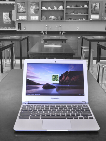 INGEN GARANTI: Tilgang til datamaskiner i klasserommet er ingen garanti for at ressursfattige elever vet hvordan de skal bruke den til å øke sin kompetanse, viser OECD-studie. (Foto: Pixabay.com)