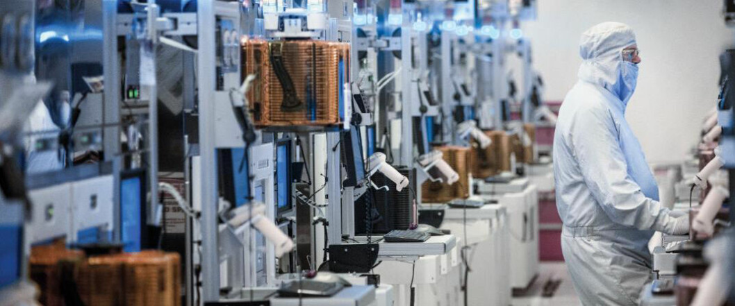 PROSESSORER: Utvikling av nye prosessorbrikker dreier seg vel så mye om å utvikle ny produksjonsteknologi som bare å designe nye prosessorer. (Foto: Intel)