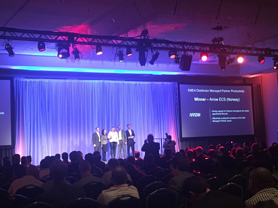 CITRIX-PRIS: Arrow ECS Norge mottok Citrix-pris for 'Best EMEA Distributor Managed Partner Productivity of the Year' (Foto: Arrow Ecs) CITRIX-PRIS: Arrow ECS Norge mottok Citrix-pris for 'Best EMEA Distributor Managed Partner Productivity of the Year' (Foto: Arrow Ecs)