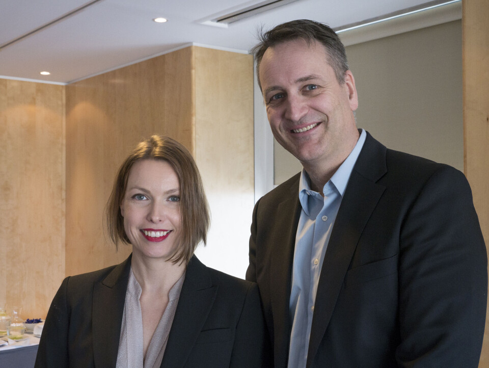 REKORDSALG: Elektronikkbransjen i Norge gleder seg over rekordomsetning, bekrefter kommunikasjonssjef Marte Ottemo og administrerende direktør Jan Røsholm i Stiftelsen Elektronikkbransjen. (Foto: Toralv Østvang) REKORDSALG: Elektronikkbransjen i Norge gleder seg over rekordomsetning, bekrefter kommunikasjonssjef Marte Ottemo og administrerende direktør Jan Røsholm i Stiftelsen Elektronikkbransjen. (Foto: Toralv Østvang)