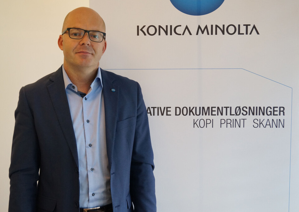TIL SKYEN: Thomas Grønlie ser mange fordeler i en skybasert leveringsmodell sammen med Crayon. (Foto: Konica Minolta) TIL SKYEN: Thomas Grønlie ser mange fordeler i en skybasert leveringsmodell sammen med Crayon. (Foto: Konica Minolta)