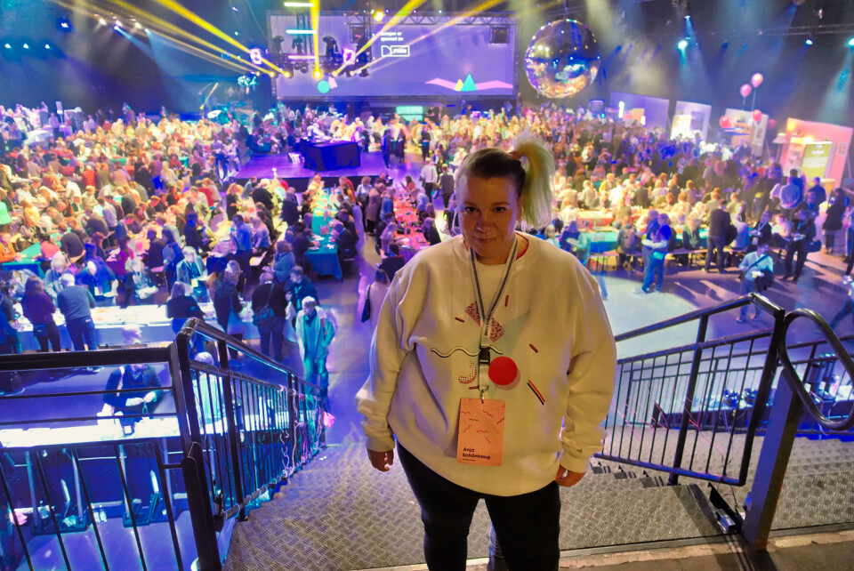 BRUKERORIENTERT: Brukeren sto i fokus da Anja Schönhaug og resten av Netlife kunne åpne dørene for Webdagene 2017 i Oslo Spektrum. (Foto: Stig Øyvann) BRUKERORIENTERT: Brukeren sto i fokus da Anja Schönhaug og resten av Netlife kunne åpne dørene for Webdagene 2017 i Oslo Spektrum. (Foto: Stig Øyvann)