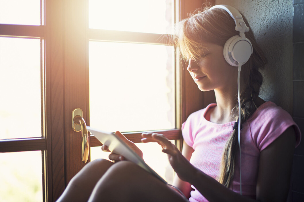 INKOMPETENTE: Selv om dagens unge er tunge databrukere, så er de bare passive forbrukere uten innsikt i it, mener danske forskere. (Foto: Istockphoto) INKOMPETENTE: Selv om dagens unge er tunge databrukere, så er de bare passive forbrukere uten innsikt i it, mener danske forskere. (Foto: Istockphoto)