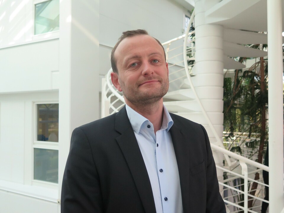 TIL HOLMLIA: Dag Elvheim avbildet i Canons hovedkontor på Holmlia hvor han har fått ny jobb som salgskonsulent innen områedet Purchase to Pay. (Foto: Canon Norge). TIL HOLMLIA: Dag Elvheim avbildet i Canons hovedkontor på Holmlia hvor han har fått ny jobb som salgskonsulent innen områedet Purchase to Pay. (Foto: Canon Norge).