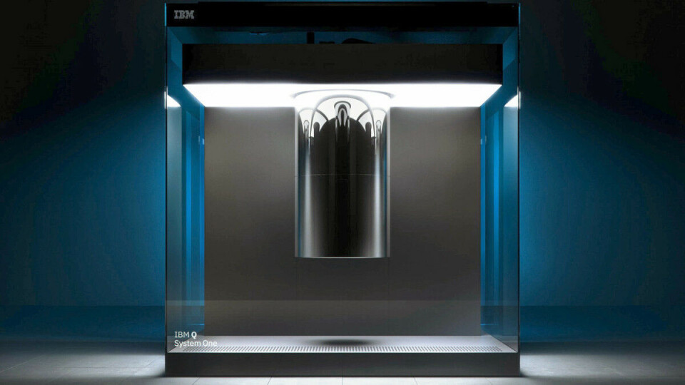 KVANTER: IBM Q System One er en kube med 2,7 meters sider som inneholder rimelig eksotisk teknologi. Kjølt ned til nær absolutt nullpunkt. (Foto: IBM Pressefoto)