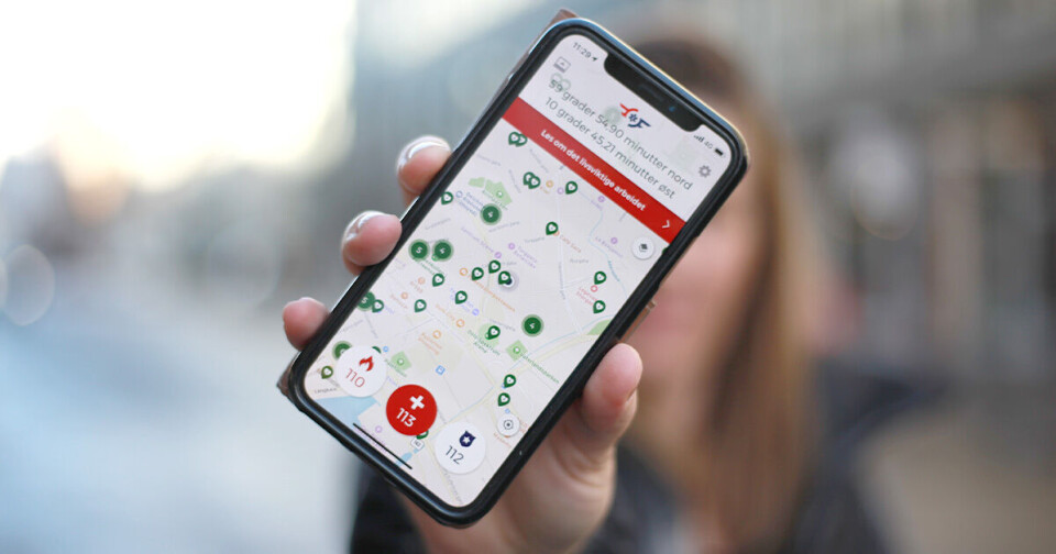 SPARER LIV: Helsedirektoratet mener at de kan redde rundt 20 liv hvert år hvis alle ringer 113 fra denne appen. (Foto: Stiftelsen Norsk Luftambulanse) SPARER LIV: Helsedirektoratet mener at de kan redde rundt 20 liv hvert år hvis alle ringer 113 fra denne appen. (Foto: Stiftelsen Norsk Luftambulanse)