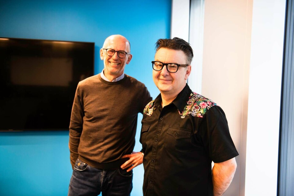 FORNØYDE: Axel Borge (t.h.), daglig leder Sesam og Sverre Hurum, administrerende direktør Bouvet. (Foto: Bouvet) FORNØYDE: Axel Borge (t.h.), daglig leder Sesam og Sverre Hurum, administrerende direktør Bouvet. (Foto: Bouvet)