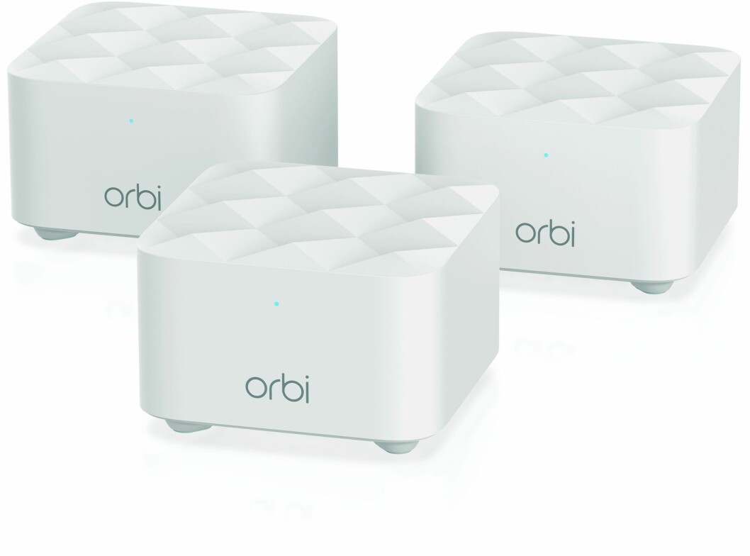 DESIGN: De nye mesh-enhetene fra Netgear har fått et design som gjør at de kan stå fremme uten å stjele oppmerksomhet fra resten av innredningen, hevder produsenten. DESIGN: De nye mesh-enhetene fra Netgear har fått et design som gjør at de kan stå fremme uten å stjele oppmerksomhet fra resten av innredningen, hevder produsenten.