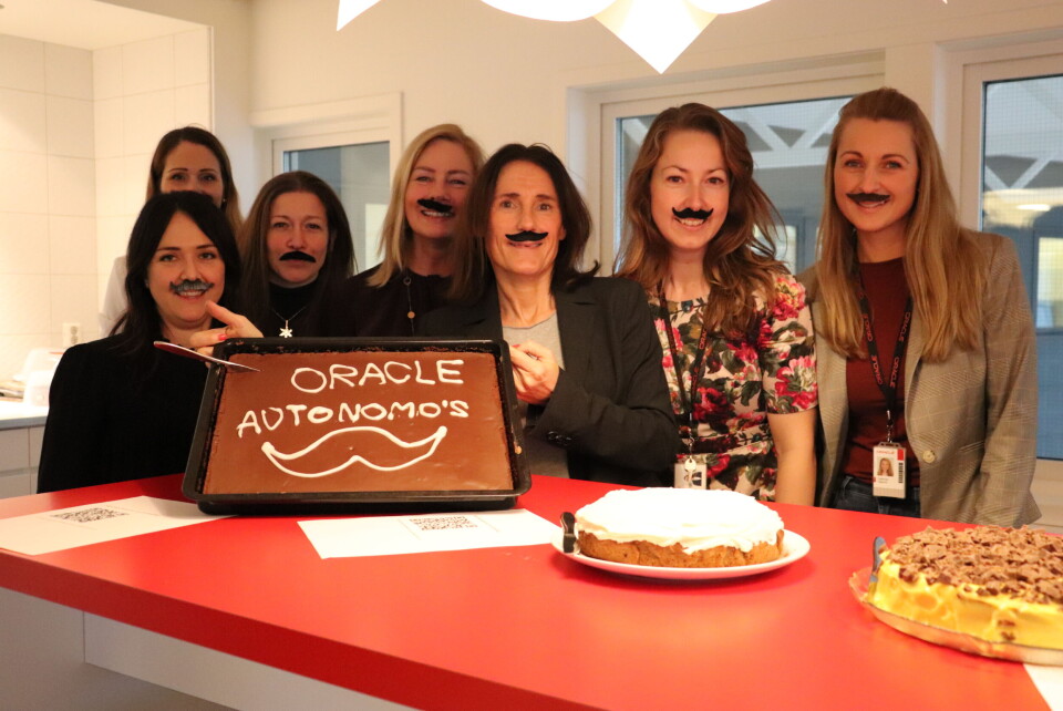 INGEN Å MISTE: Engasjerte kvinner hos Oracle tar grep for å støtte Movember og fokuset på menns helse. Vi har ikke en eneste mann å miste, var den klare beskjeden fra Line Johannessen, Jannicke Helland, Anna Broggi, Toril Alm, Stine Fjell, Ellen Samuelsen og Cathrine Vagrum. (Foto: Oracle) INGEN Å MISTE: Engasjerte kvinner hos Oracle tar grep for å støtte Movember og fokuset på menns helse. Vi har ikke en eneste mann å miste, var den klare beskjeden fra Line Johannessen, Jannicke Helland, Anna Broggi, Toril Alm, Stine Fjell, Ellen Samuelsen og Cathrine Vagrum. (Foto: Oracle)