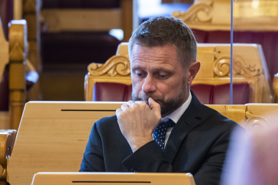 TREKKER FORSLAG: Helse- og omsorgsminister Bent Høie (H) og regjeringen trekker forslaget om ny ehelselov. Her er Høie under onsdagens spørretime i Stortinget. (Foto: Terje Pedersen / NTB) TREKKER FORSLAG: Helse- og omsorgsminister Bent Høie (H) og regjeringen trekker forslaget om ny ehelselov. Her er Høie under onsdagens spørretime i Stortinget. (Foto: Terje Pedersen / NTB)