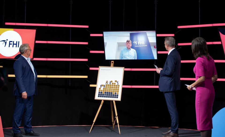 DIGITAL SEREMONI: FHI var finalisten som fikk flest stemmer under Digitaliseringskonferansen. Onsdag ble de belønnet med Digitaliseringsprisen 2021. Her et bilde fra prisoverrekkelsen på den digitale Digitaliseringskonferansen onsdag. (Foto: Foto: Digdir/Patrick Søfting-ORourke) DIGITAL SEREMONI: FHI var finalisten som fikk flest stemmer under Digitaliseringskonferansen. Onsdag ble de belønnet med Digitaliseringsprisen 2021. Her et bilde fra prisoverrekkelsen på den digitale Digitaliseringskonferansen onsdag. (Foto: Foto: Digdir/Patrick Søfting-ORourke)